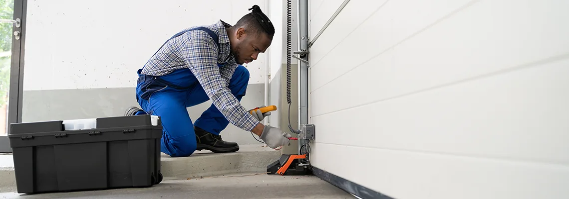 Repair Garage Door Not Closing But Light Flashing in Woodridge, IL